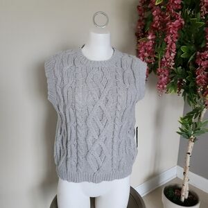 NWT ON 12th Cable Knit Sleeveless Sweater Vest Light Gray Size M